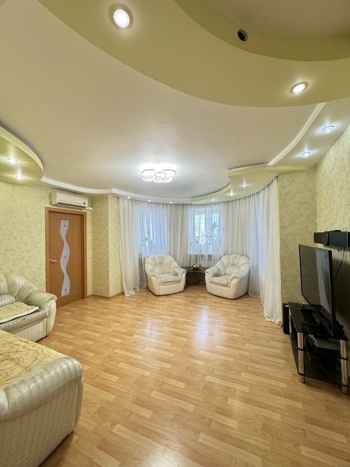 Продажа 3-комнатной квартиры, Саратов, Лунная ул,  41А