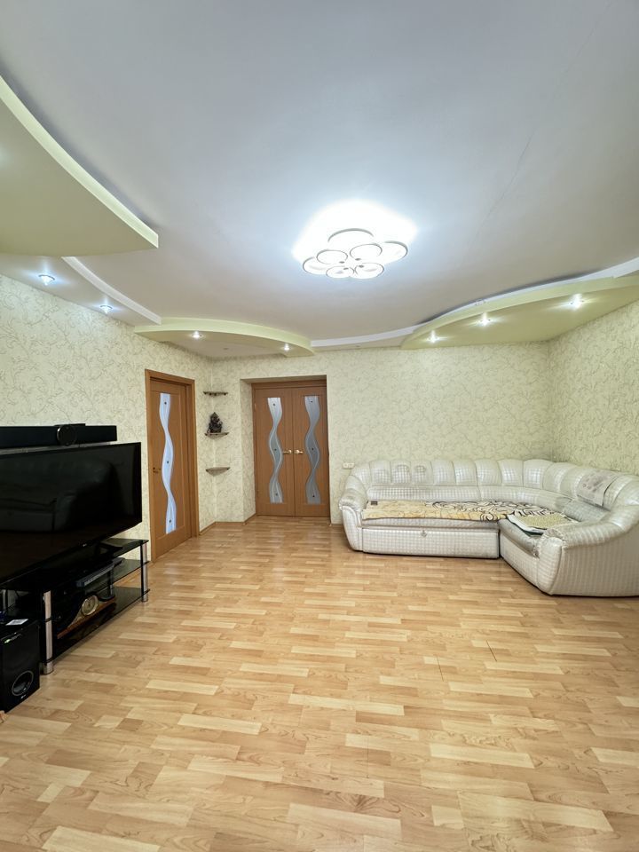 Продажа 3-комнатной квартиры, Саратов, Лунная ул,  41А