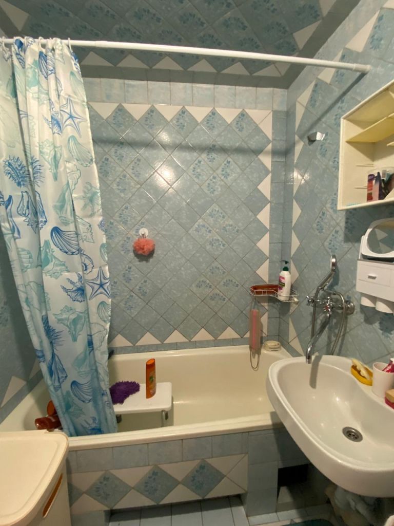 Продажа 3-комнатной квартиры, Ессентуки, Маяковского ул,  22