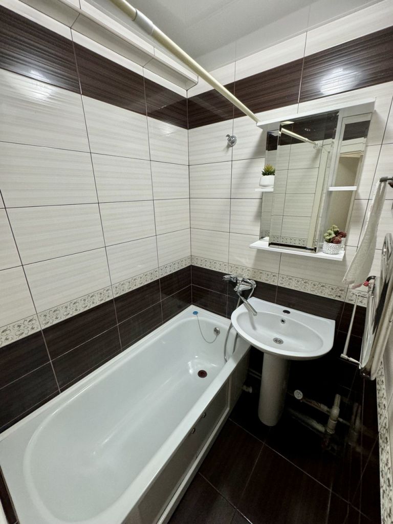 Продажа 2-комнатной квартиры, Пятигорск, Калинина пр-кт,  2к2