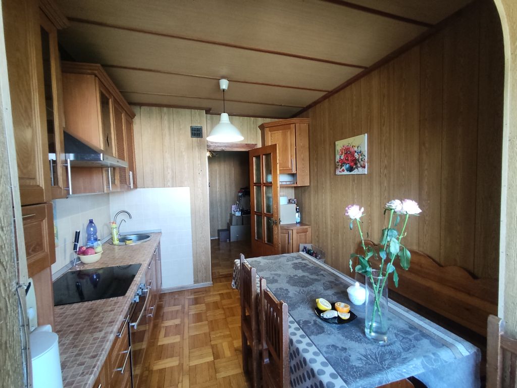 Продажа 3-комнатной квартиры, Ессентуки, Кисловодская ул,  30ак8 