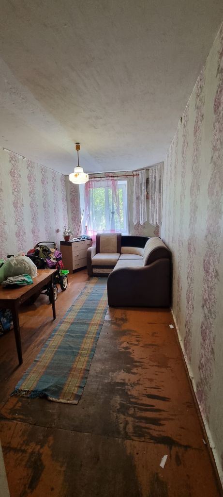 Продажа 3-комнатной квартиры, Дружба, Центральная ул.,  9