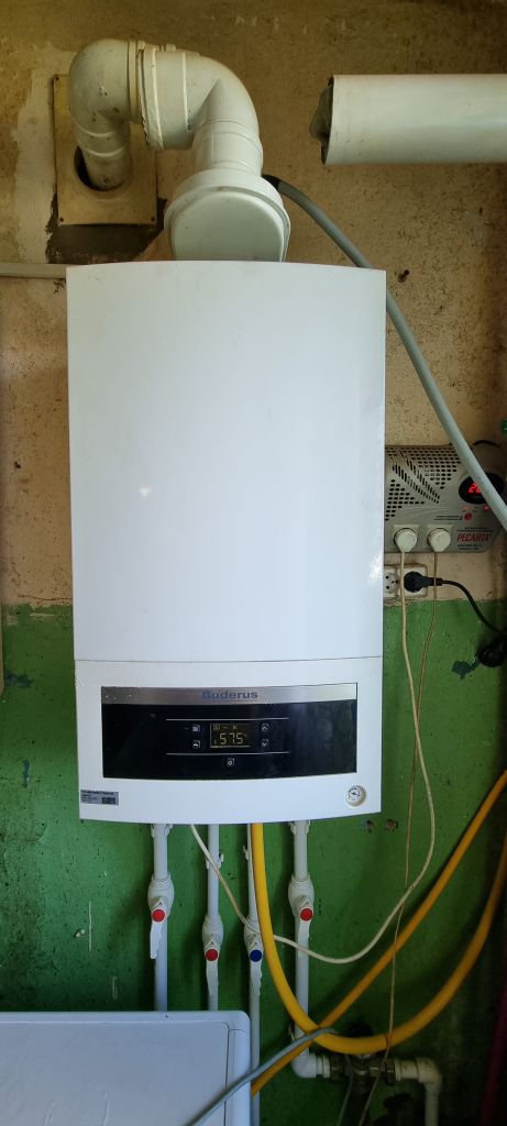 Продажа 3-комнатной квартиры, Дружба, Центральная ул.,  9