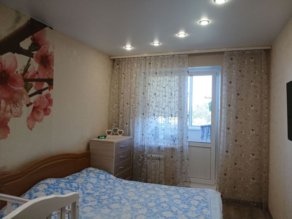 Продажа 3-комнатной квартиры, Саратов, Уфимцева ул,  6к3