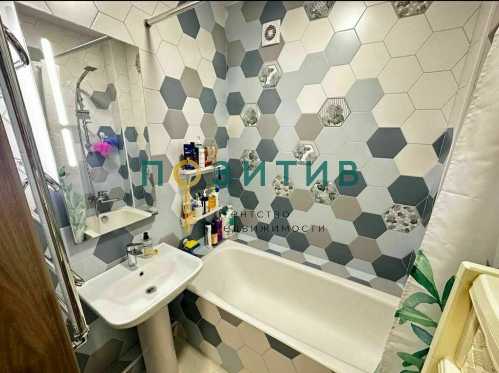 Продажа 2-комнатной квартиры, Минеральные Воды, Новоселов ул,  5А