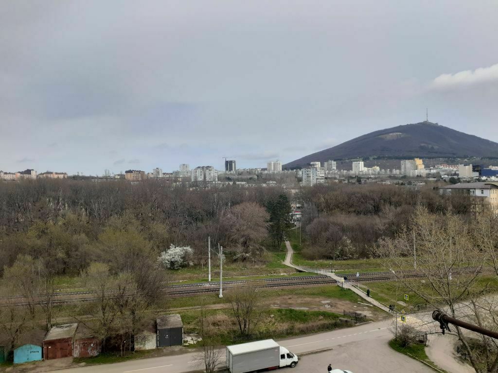 Продажа 2-комнатной квартиры, Пятигорск, Железнодорожная ул,  121