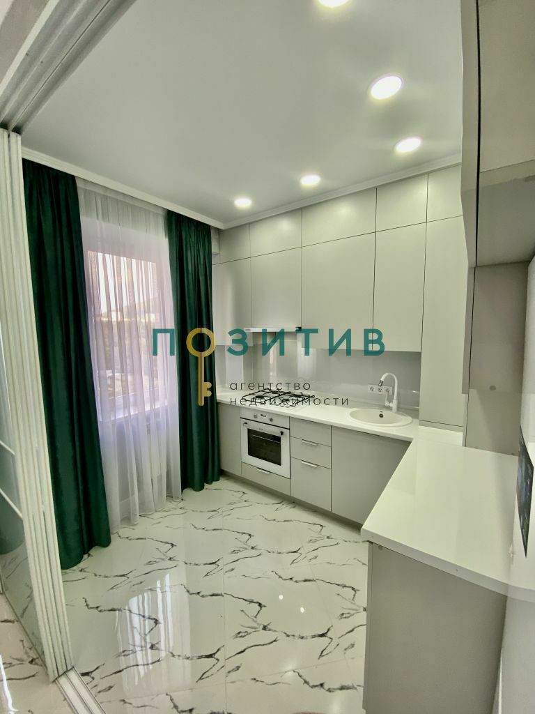 Продажа 2-комнатной квартиры, Пятигорск, Адмиральского ул,  1А