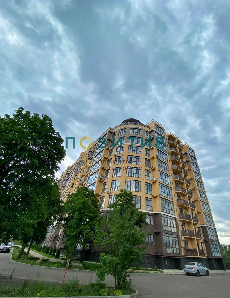 Продажа 4-комнатной квартиры, Пятигорск, Адмиральского ул,  1А