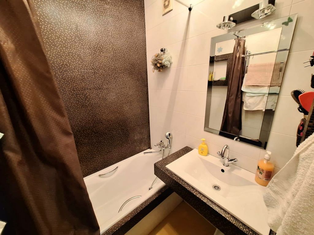 Продажа 2-комнатной квартиры, Пятигорск, Нежнова ул,  21к2