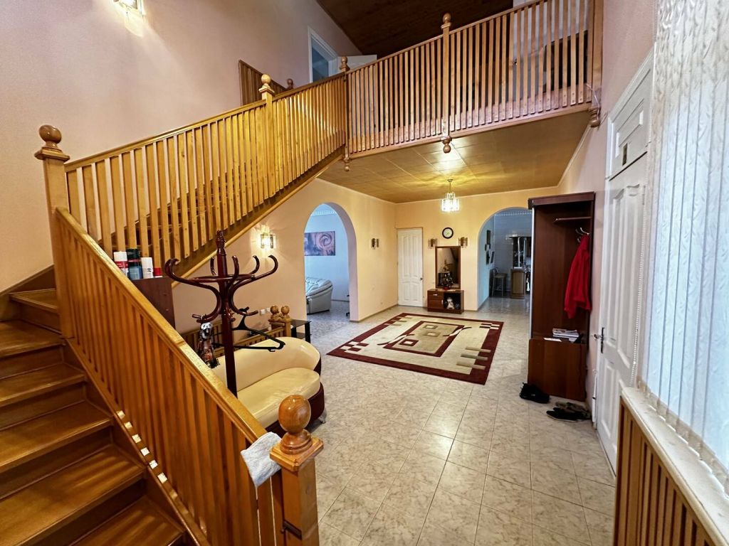 Продажа дома, 360м <sup>2</sup>, 10 сот., Ессентуки, Октябрьская ул