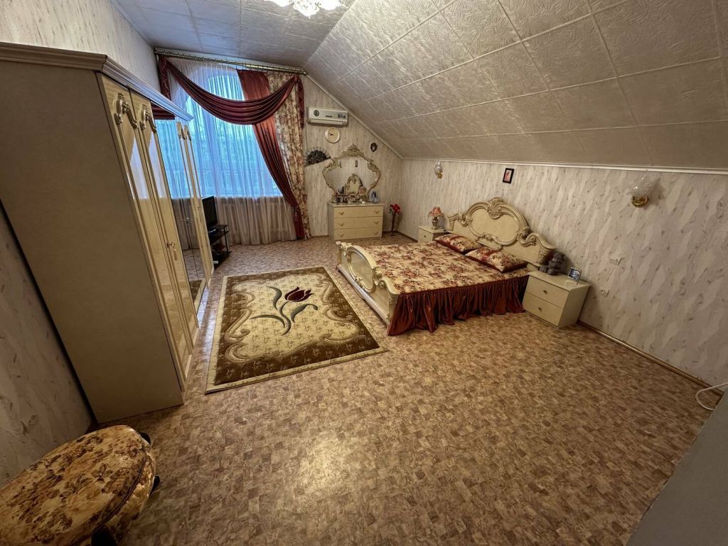 Продажа дома, 360м <sup>2</sup>, 10 сот., Ессентуки, Октябрьская ул