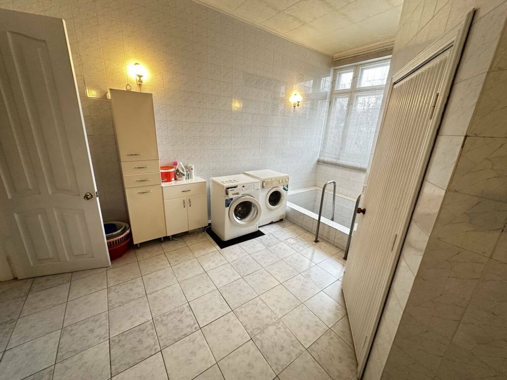 Продажа дома, 360м <sup>2</sup>, 10 сот., Ессентуки, Октябрьская ул