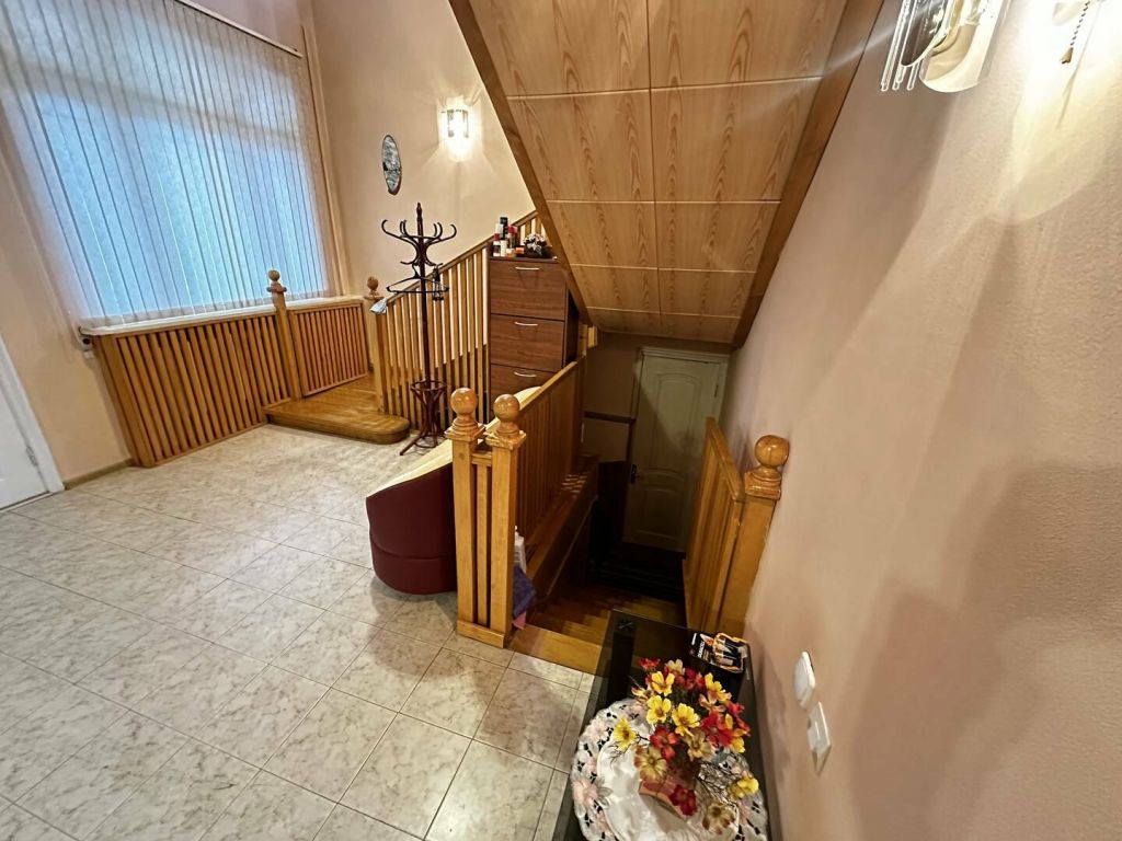 Продажа дома, 360м <sup>2</sup>, 10 сот., Ессентуки, Октябрьская ул