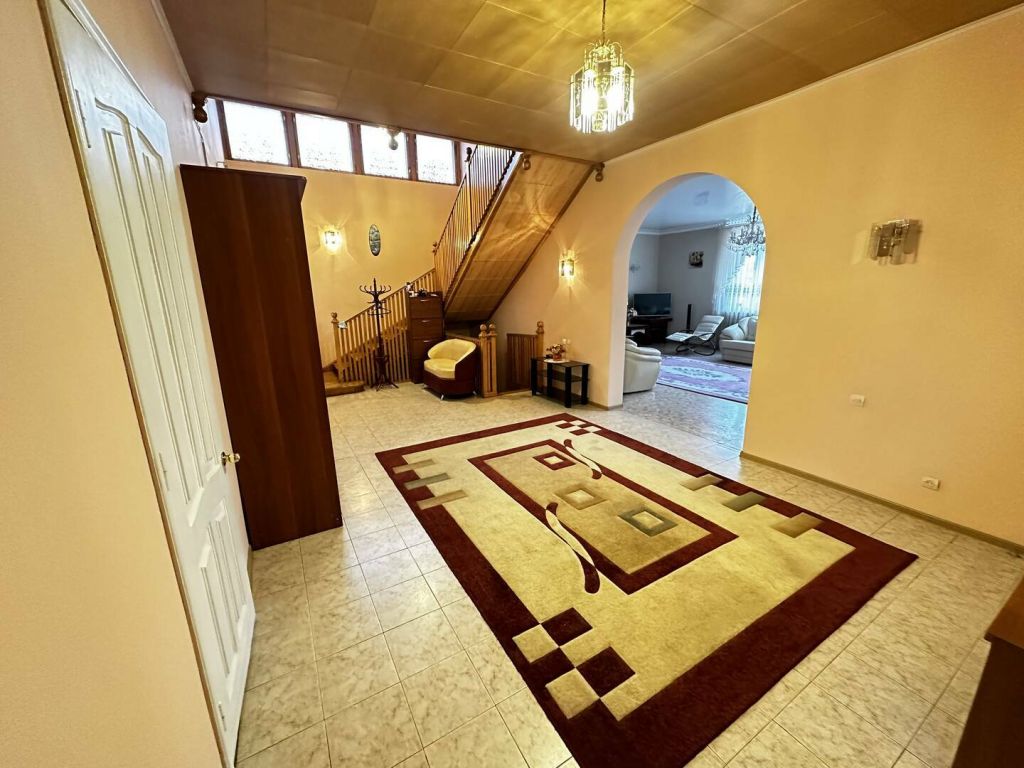 Продажа дома, 360м <sup>2</sup>, 10 сот., Ессентуки, Октябрьская ул