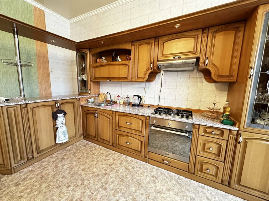 Продажа дома, 360м <sup>2</sup>, 10 сот., Ессентуки, Октябрьская ул