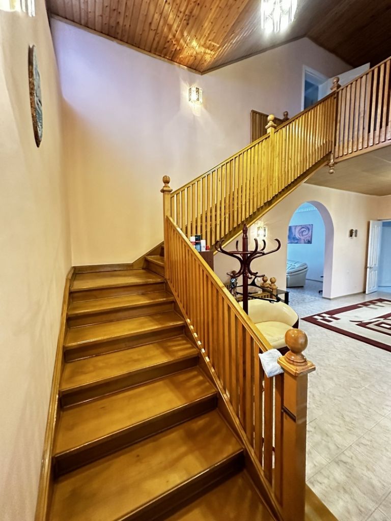 Продажа дома, 360м <sup>2</sup>, 10 сот., Ессентуки, Октябрьская ул