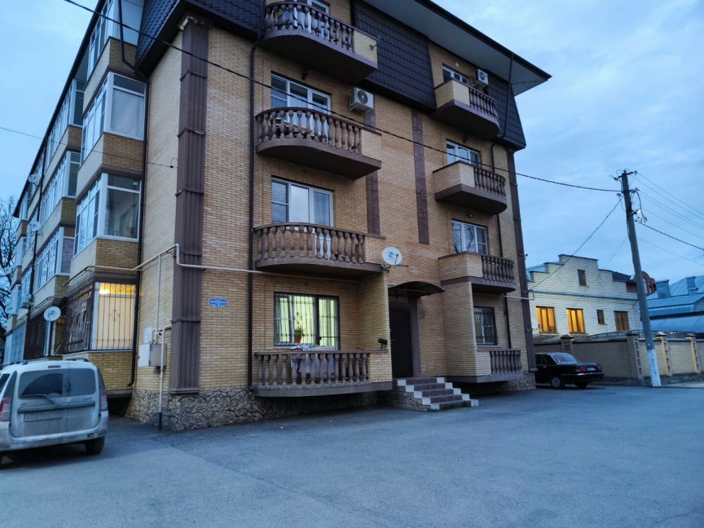 Продажа 3-комнатной квартиры, Ессентуки, Береговая ул,  5