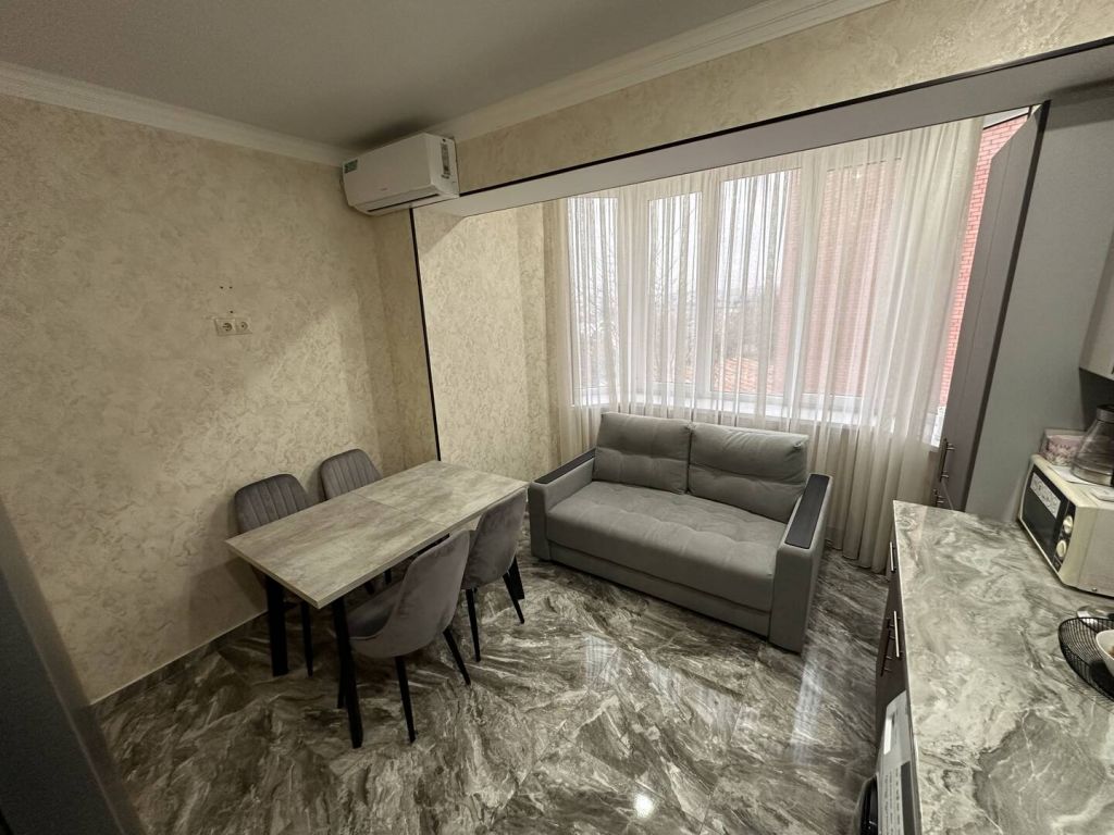 Продажа 1-комнатной квартиры, Ставропольский, Мира ул,  102Ак3