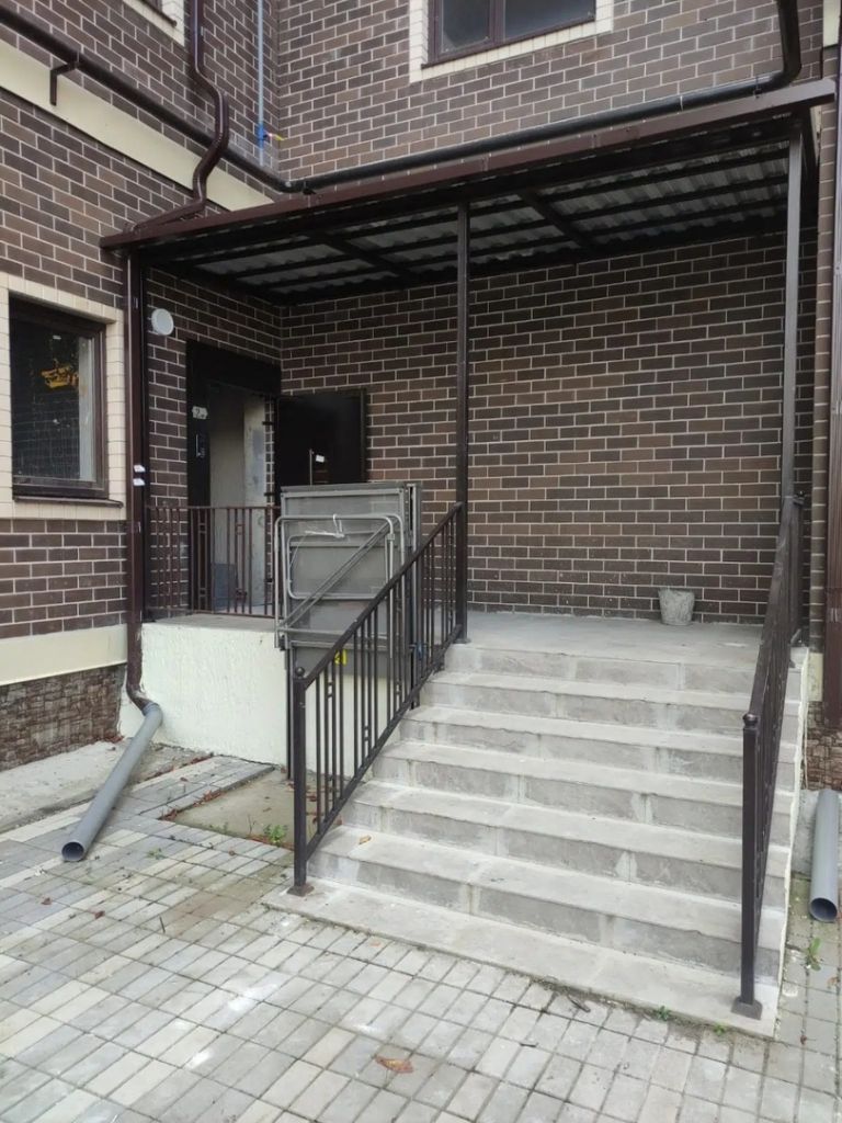 Продажа 2-комнатной квартиры, Минеральные Воды, Советская ул,  78