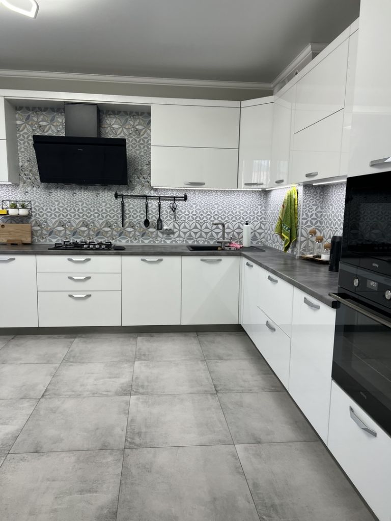 Продажа 3-комнатной квартиры, Пятигорск, Нежнова ул,  52