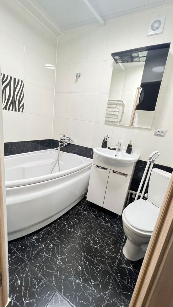 Продажа 4-комнатной квартиры, Пятигорск, Мира ул,  39