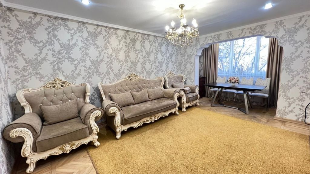 Продажа 4-комнатной квартиры, Пятигорск, Мира ул,  39