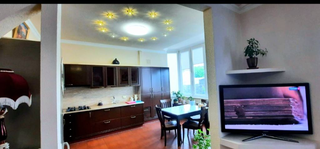 Продажа 2-комнатной квартиры, Пятигорск, Коста Хетагурова ул,  105