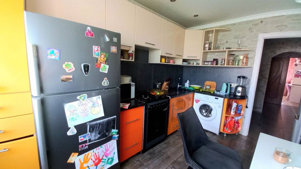 Продажа 3-комнатной квартиры, Минеральные Воды, Анджиевского ул,  136