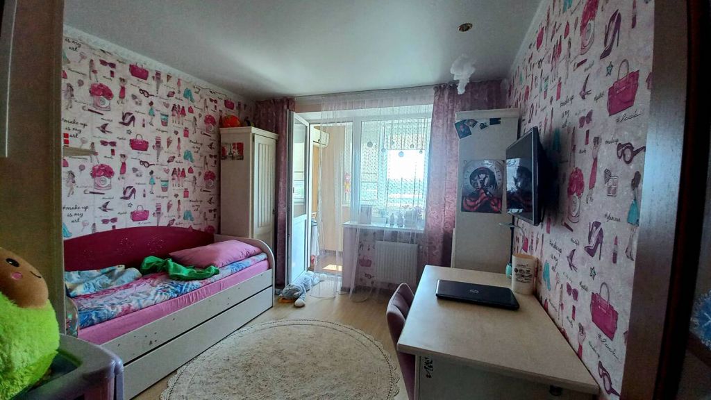 Продажа 3-комнатной квартиры, Минеральные Воды, Анджиевского ул,  136