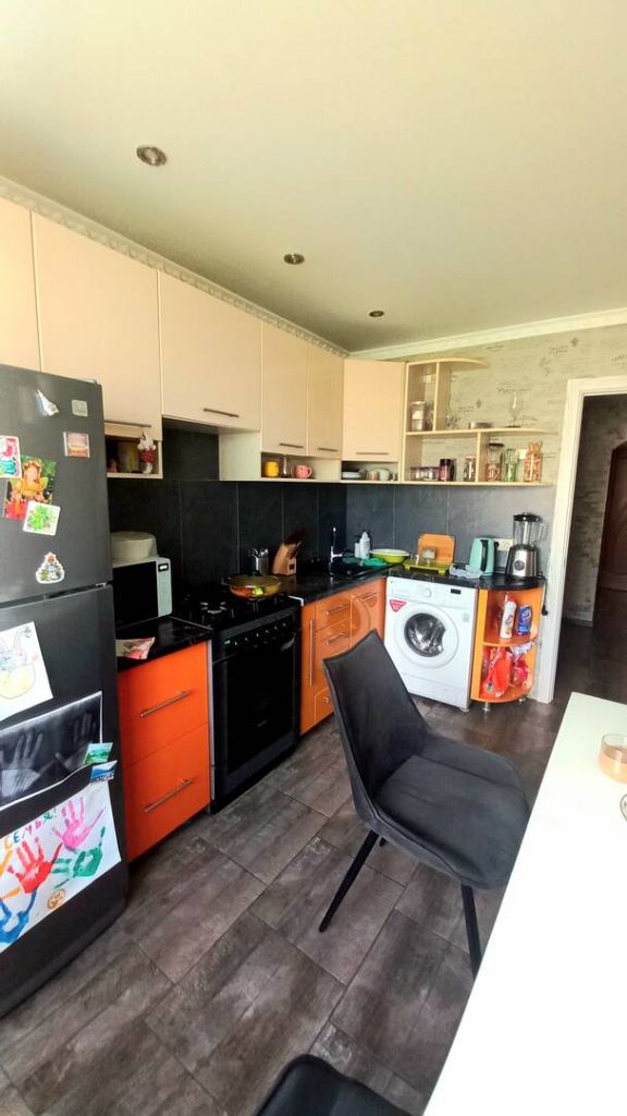 Продажа 3-комнатной квартиры, Минеральные Воды, Анджиевского ул,  136