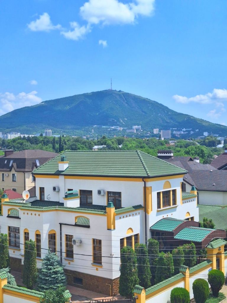 Продажа 2-комнатной квартиры, Пятигорск, Оранжерейная ул,  17к3