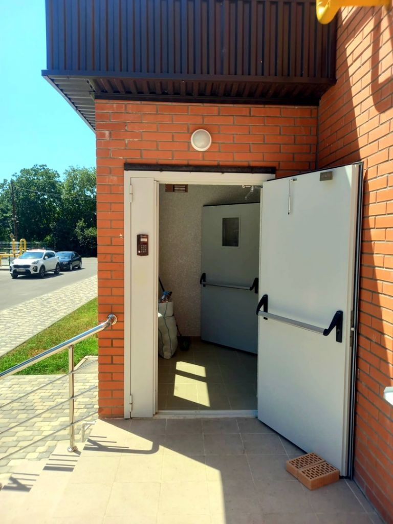 Продажа 2-комнатной квартиры, Пятигорск, Пальмиро Тольятти ул,  36