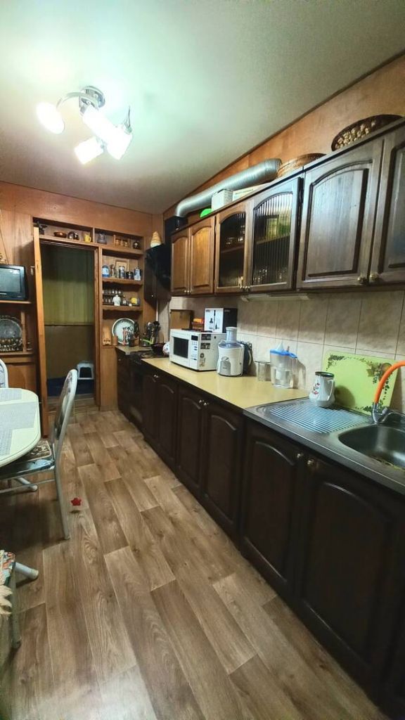 Продажа 3-комнатной квартиры, Минеральные Воды, М.Горького ул,  14