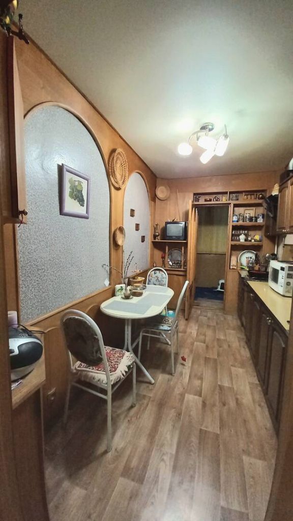 Продажа 3-комнатной квартиры, Минеральные Воды, М.Горького ул,  14