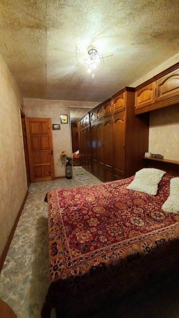 Продажа 3-комнатной квартиры, Минеральные Воды, М.Горького ул,  14