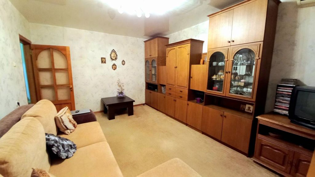 Продажа 3-комнатной квартиры, Минеральные Воды, М.Горького ул,  14