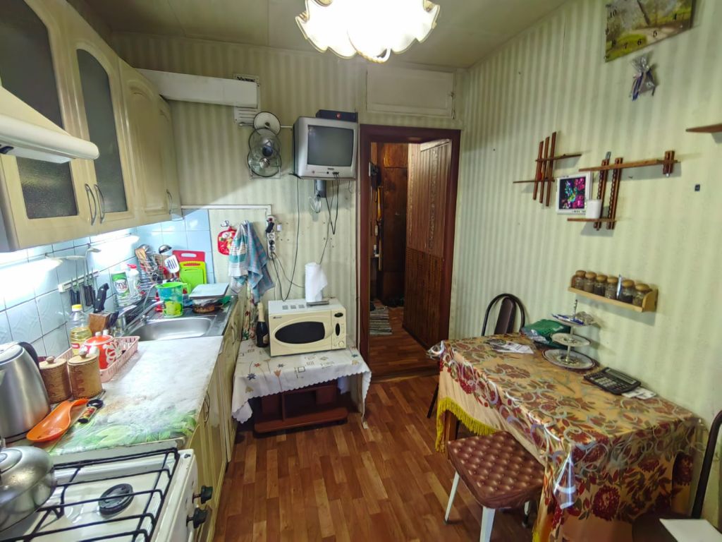 Продажа 3-комнатной квартиры, Кострома, Задорина ул,  8