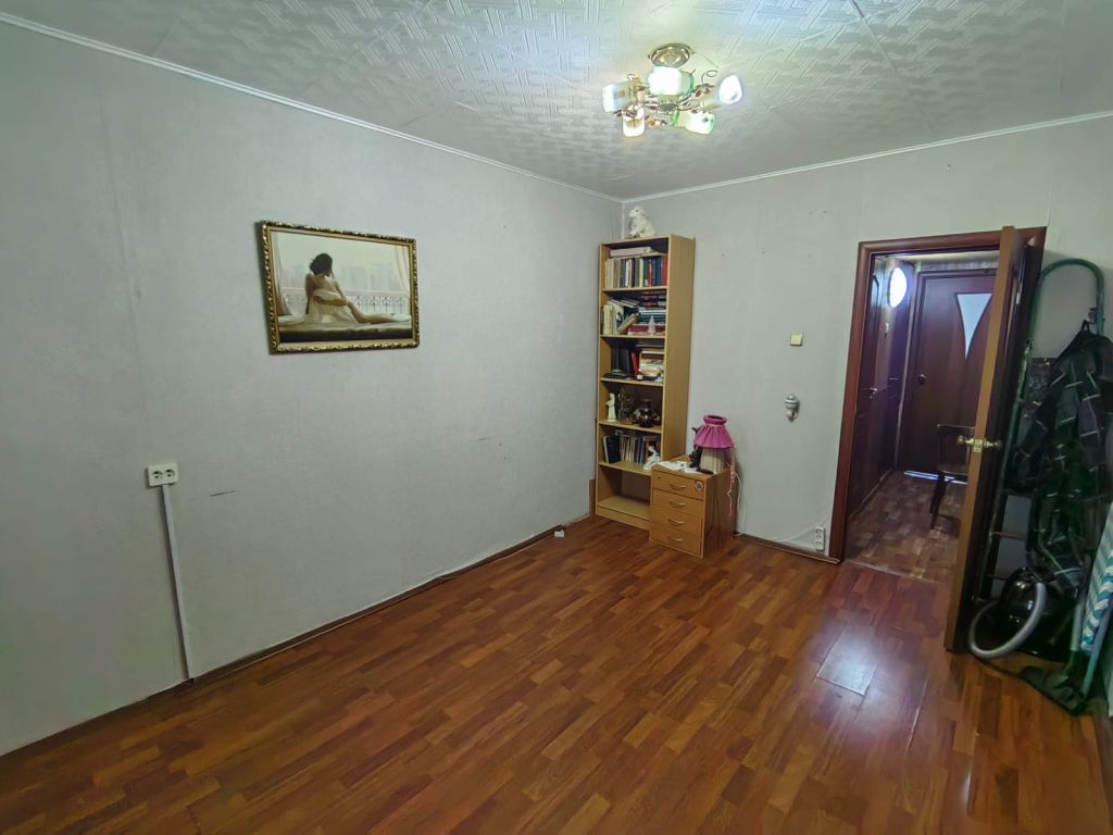 Продажа 3-комнатной квартиры, Кострома, Задорина ул,  8