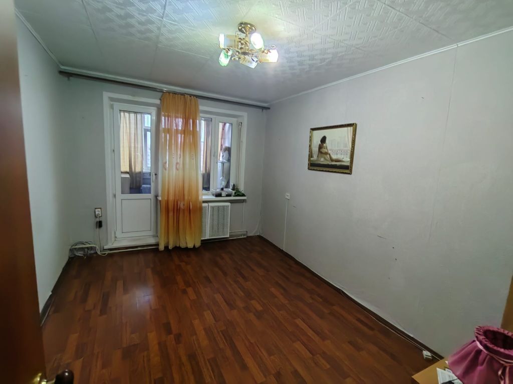 Продажа 3-комнатной квартиры, Кострома, Задорина ул,  8