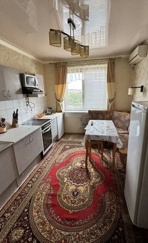 Аренда 4-комнатной квартиры, Старый Оскол, Восточный мкр,  9