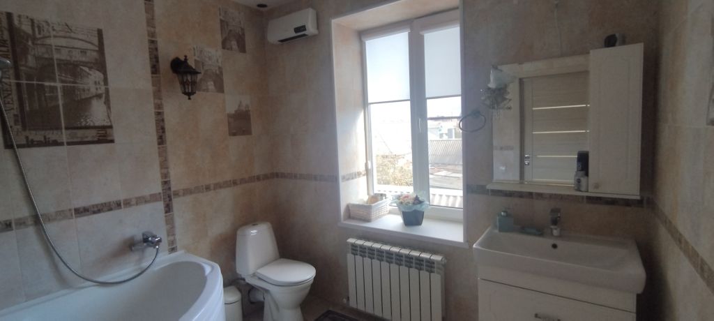 Продажа дома, 180м <sup>2</sup>, 5 сот., Батайск, Кулагина ул