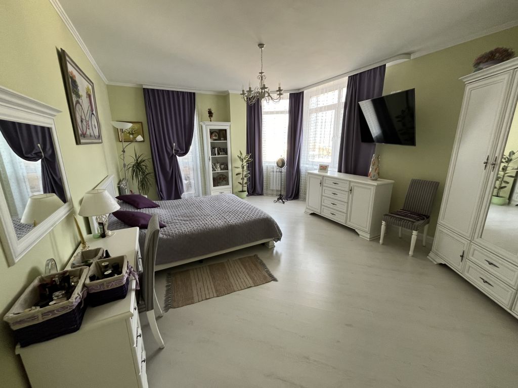 Продажа 3-комнатной квартиры, Тверь, Московская ул,  63