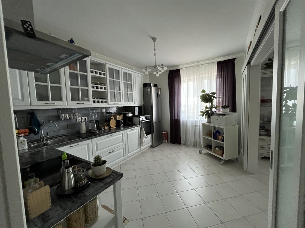 Продажа 3-комнатной квартиры, Тверь, Московская ул,  63