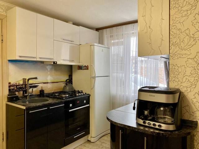 Продажа 4-комнатной квартиры, Батайск, Центральная ул