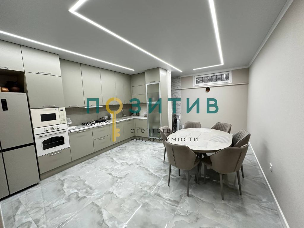 Продажа дома, 180м <sup>2</sup>, 4 сот., Пятигорск, Рябиновая ул