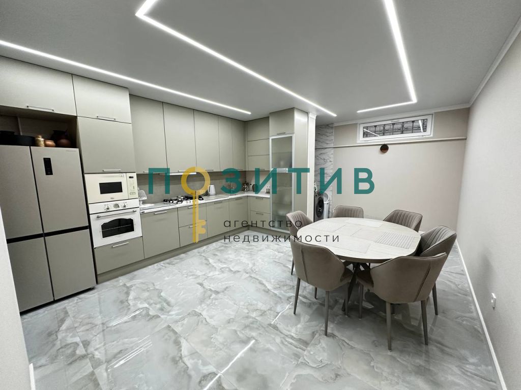 Продажа дома, 180м <sup>2</sup>, 4 сот., Пятигорск, Рябиновая ул