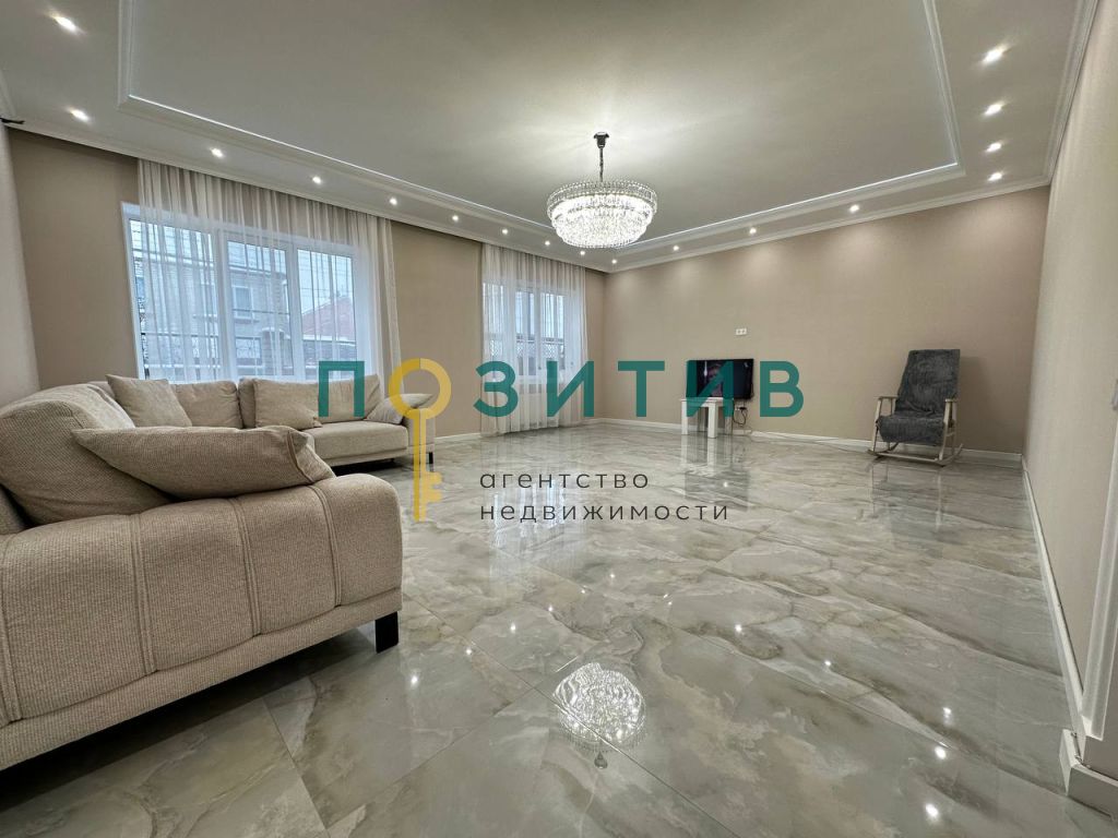 Продажа дома, 180м <sup>2</sup>, 4 сот., Пятигорск, Рябиновая ул