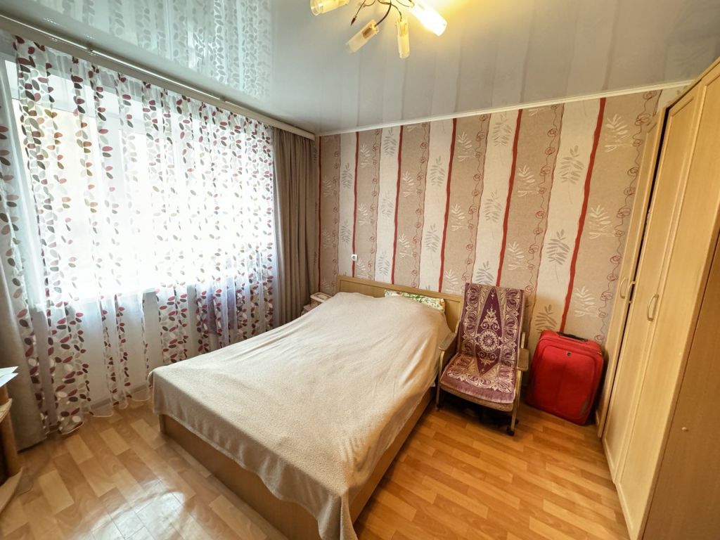 Продажа 3-комнатной квартиры, Иваново, Профессиональная ул,  35