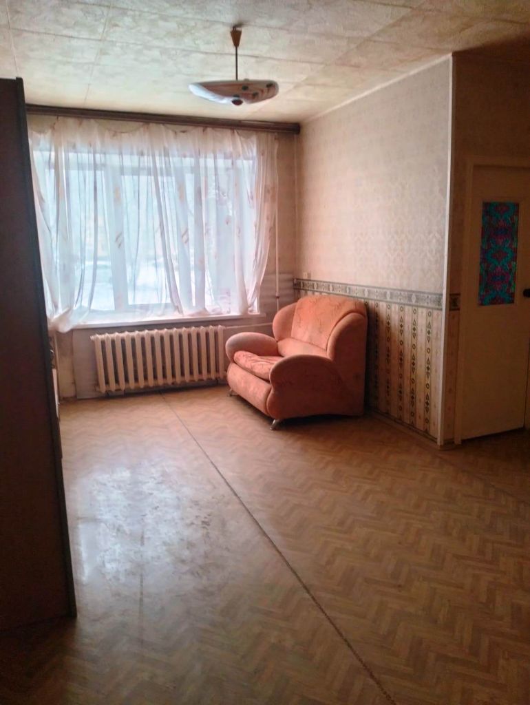 Продажа 1-комнатной квартиры, Новомосковск, Шахтеров ул,  37