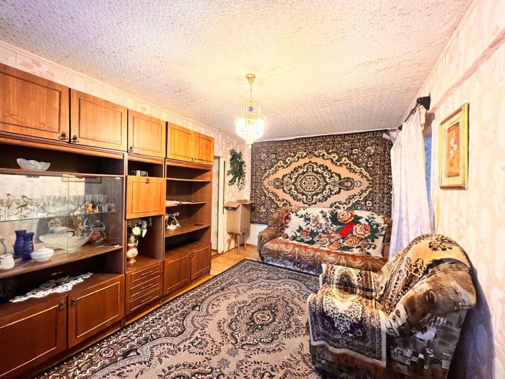 Продажа 4-комнатной квартиры, Новомосковск, Демкина ул,  5